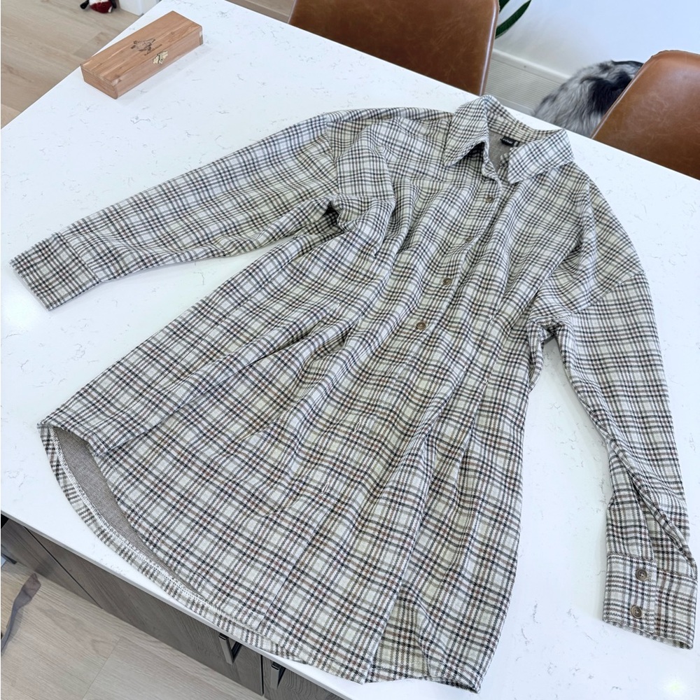 Simons Plaid Button-Up Shirt
